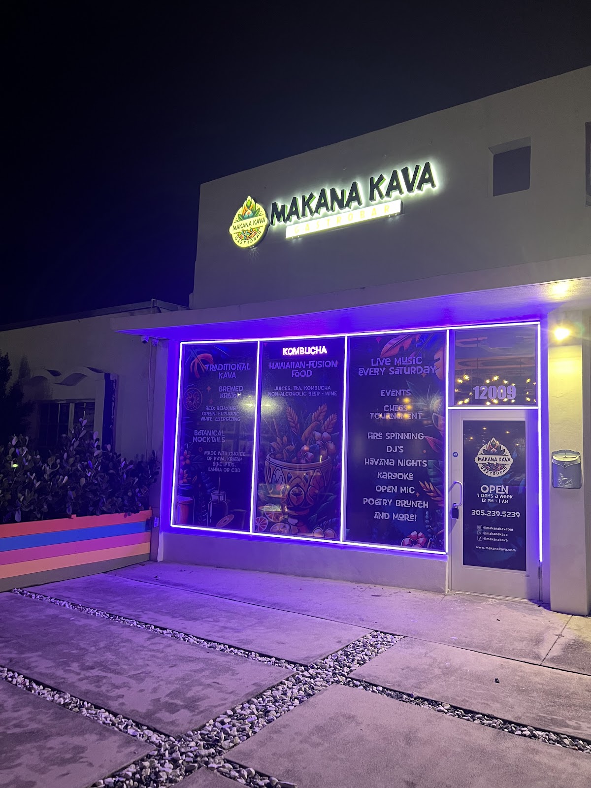 Makana Kava Bar & Hawaiian Kitchen