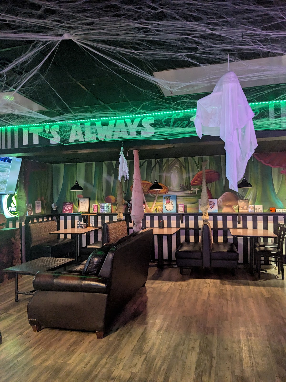 Mad Hatters Kava Bar photo 5