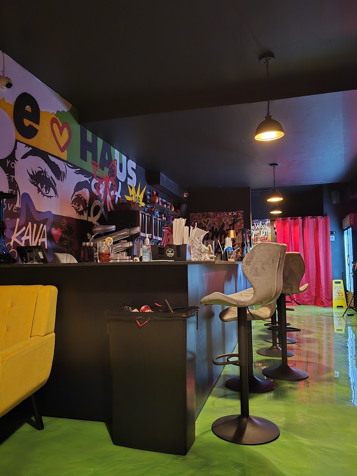 Vibehaus Kava Bar & Lounge photo 3