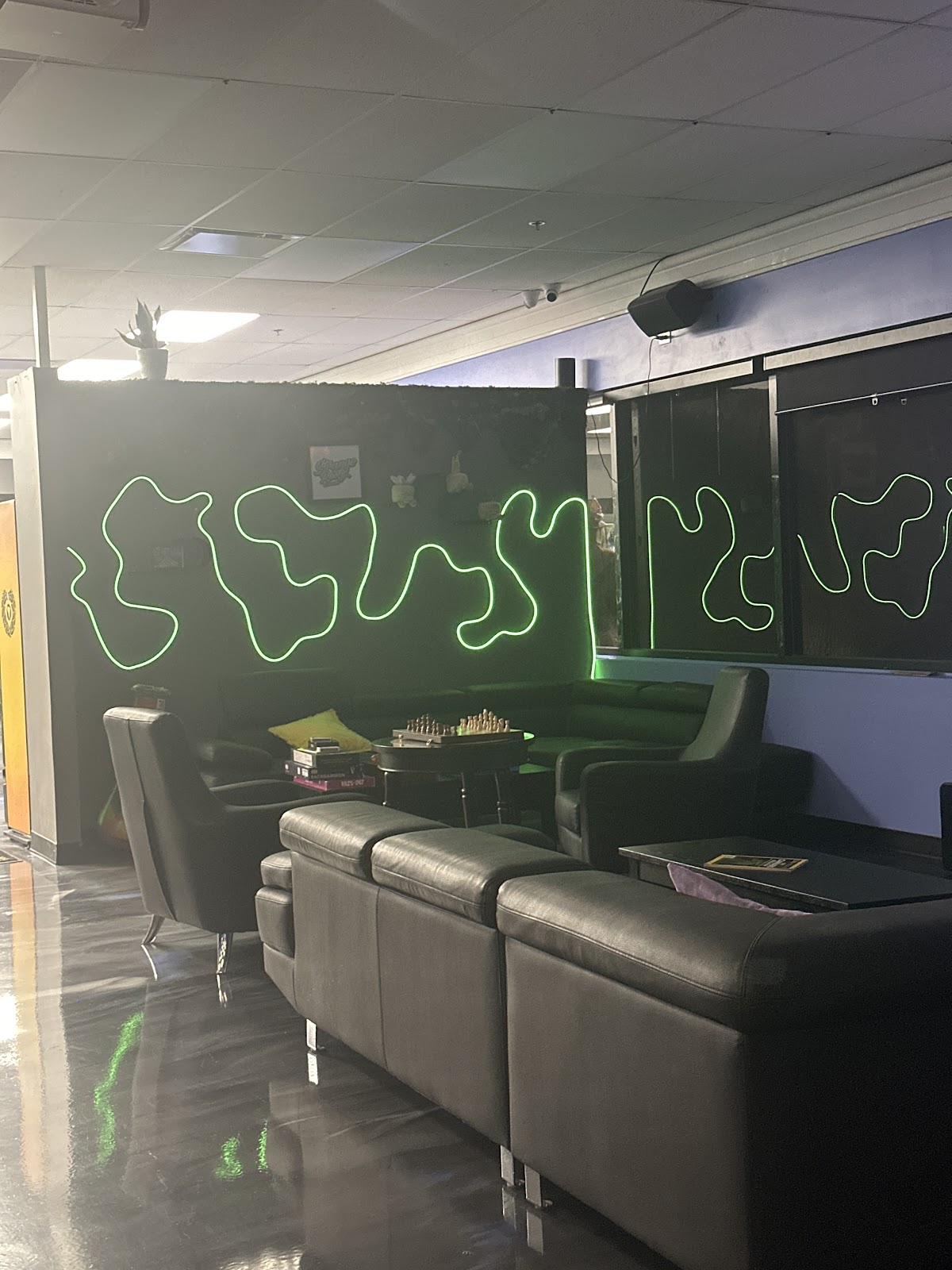 Strange Cloudz Vape Shop & Kava Lounge Clearwater photo 3