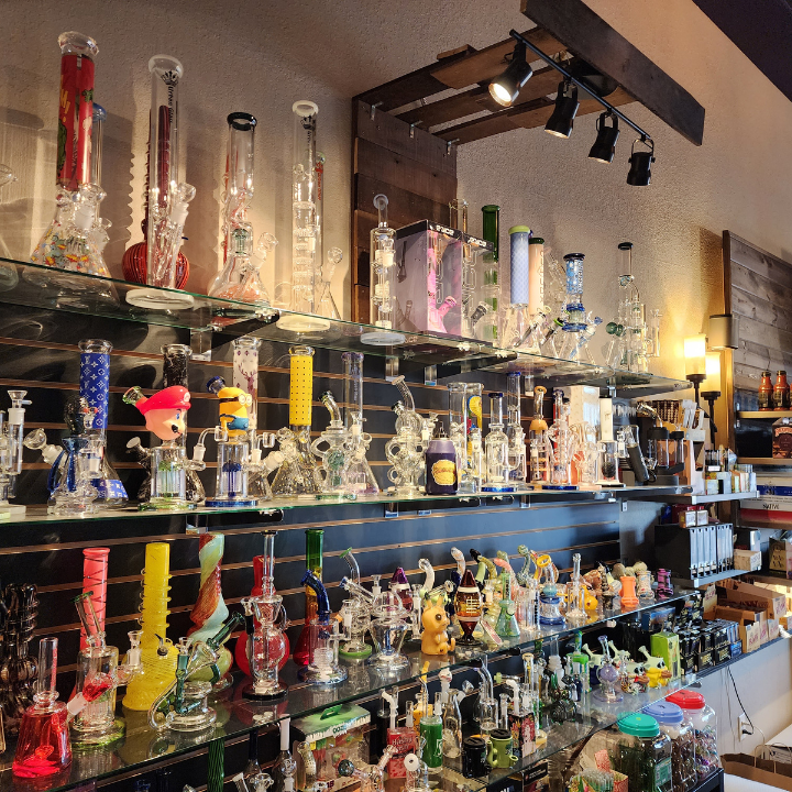 Johnny's Kratom Kava THC Vapes photo 3