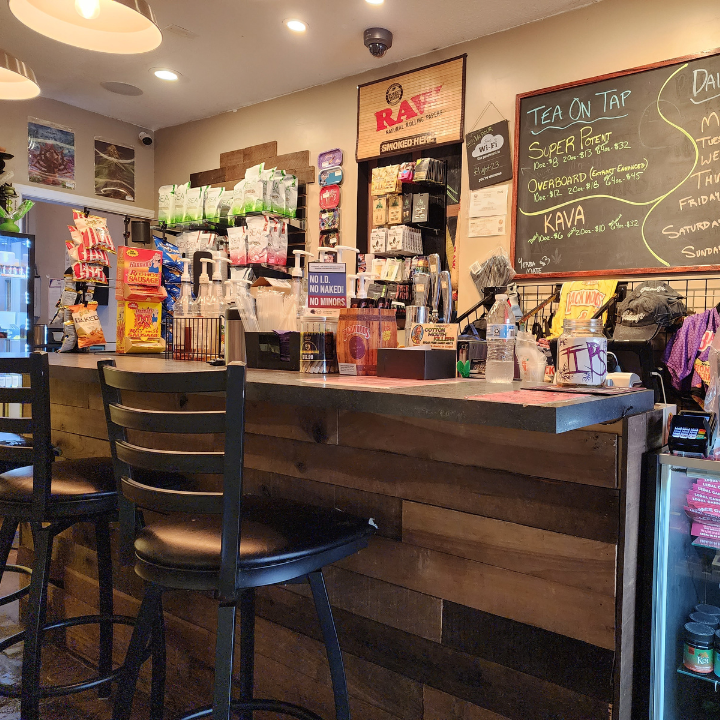 Johnny's Kratom Kava THC Vapes photo 5