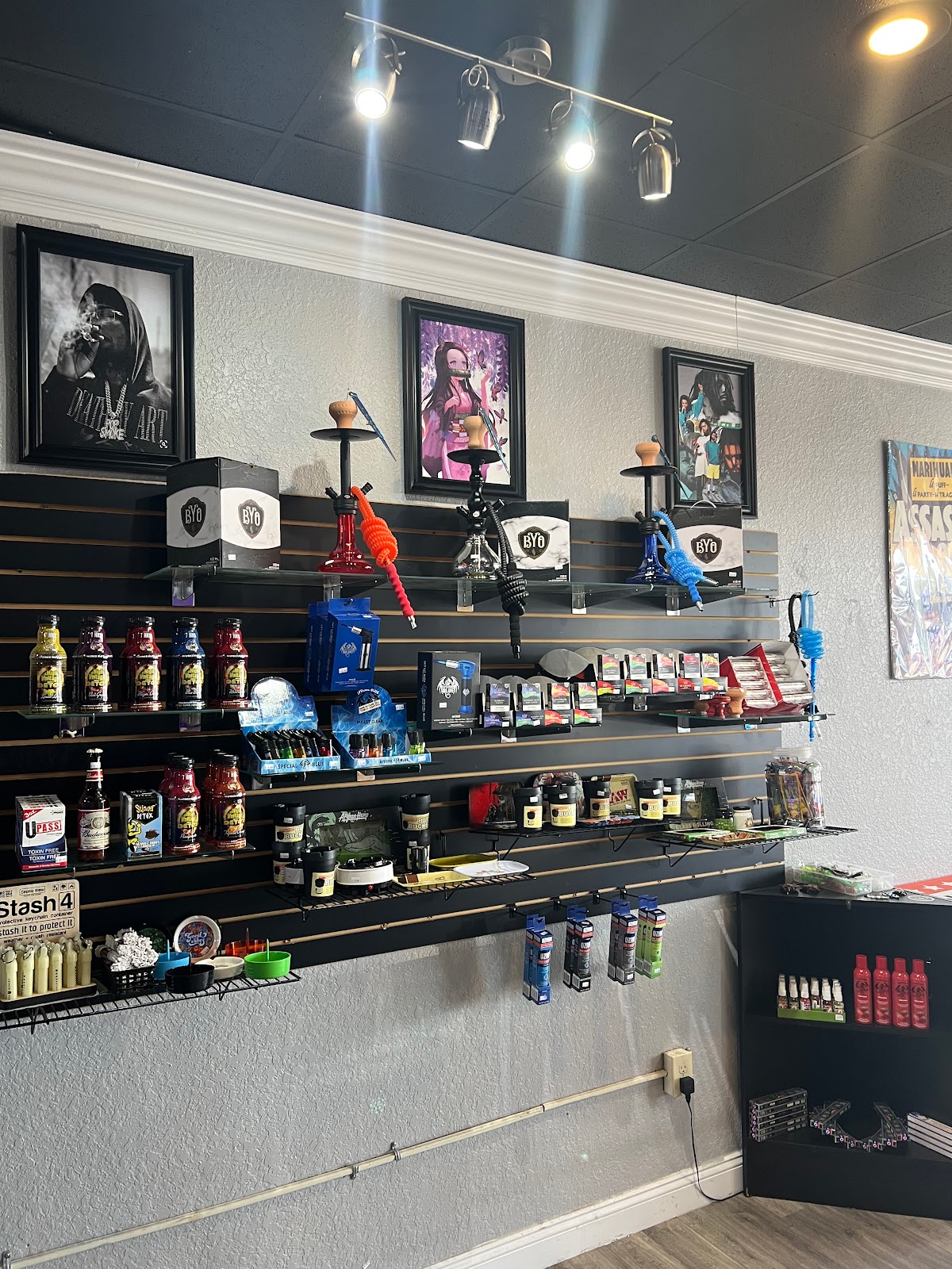 Vapor Road Brandon Kava Bar & Smoke Shop photo 5