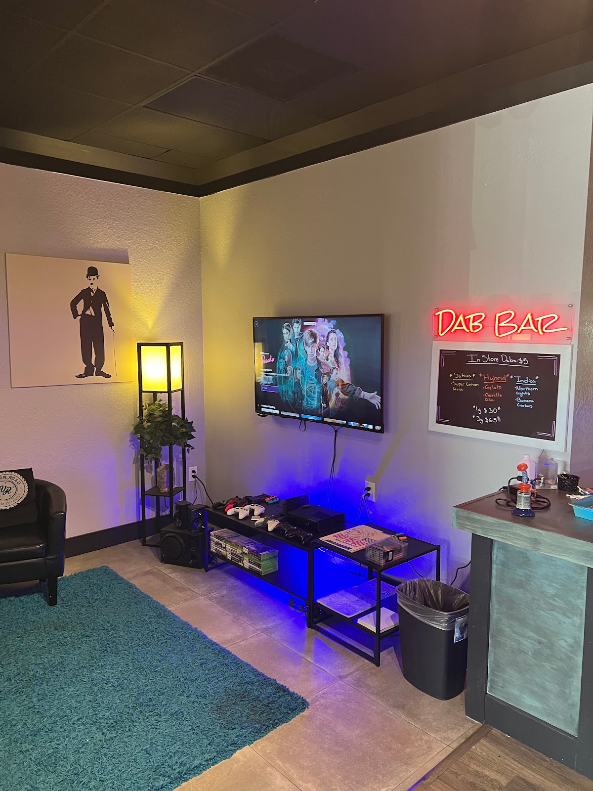 Vapor Road Brandon Kava Bar & Smoke Shop photo 6