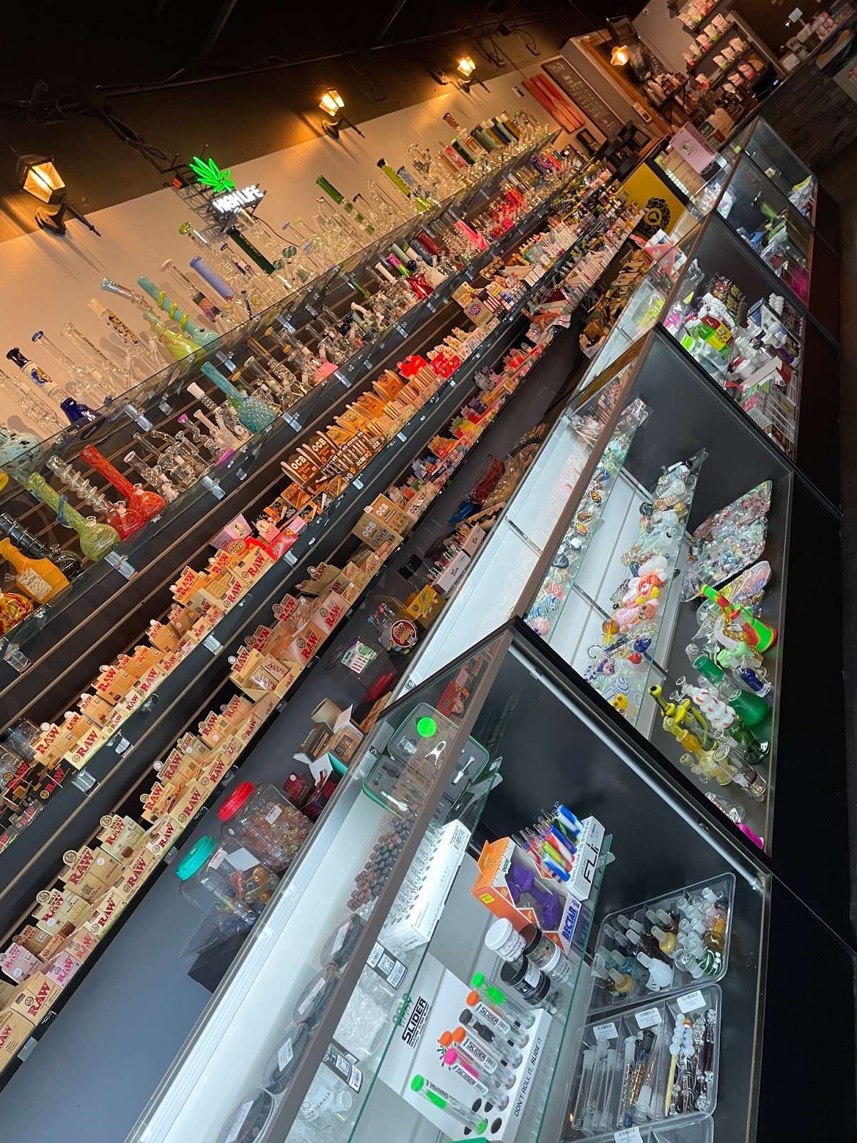 Twist Smoke Kratom Kava THC Vapes photo 2