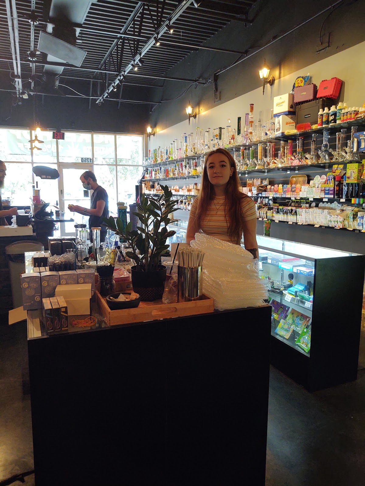 Twist Smoke Kratom Kava THC Vapes photo 7