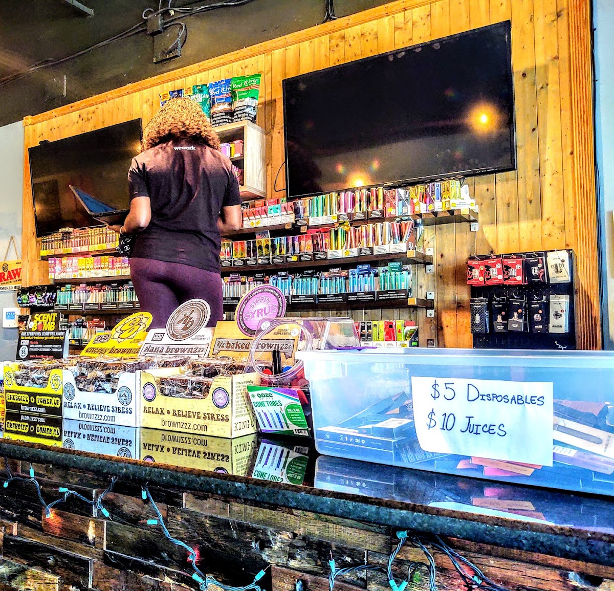 Twist Smoke Kratom Kava THC Vapes photo 8