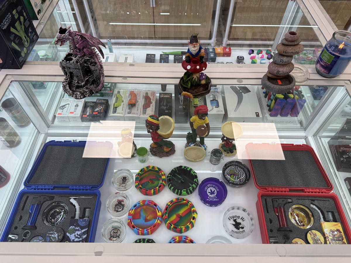 Highlife Smoke, Vape, and CBD | Mushrooms| Vape Store Near Me | Edibles | Geek Bar | Kava | Ploox | Olit Hookahlit photo 7