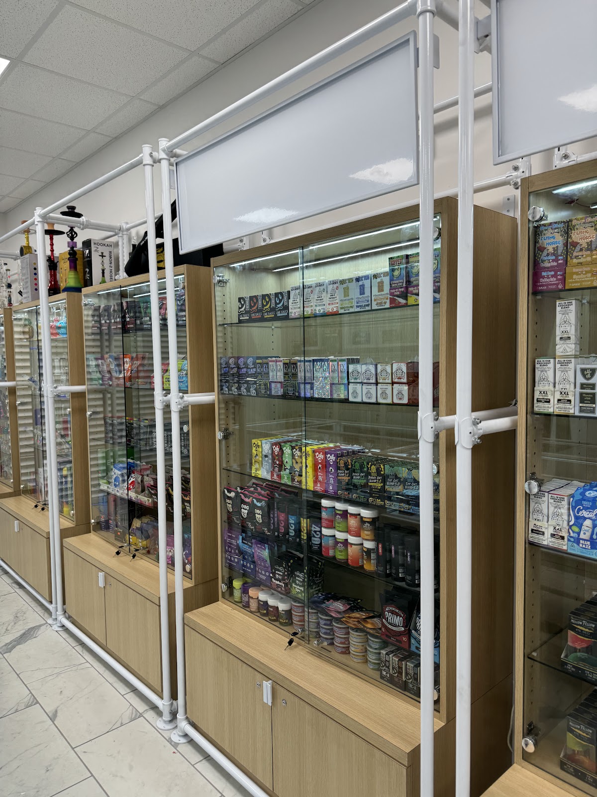 Highlife Smoke, Vape, and CBD | Mushrooms| Vape Store Near Me | Edibles | Geek Bar | Kava | Ploox | Olit Hookahlit photo 6