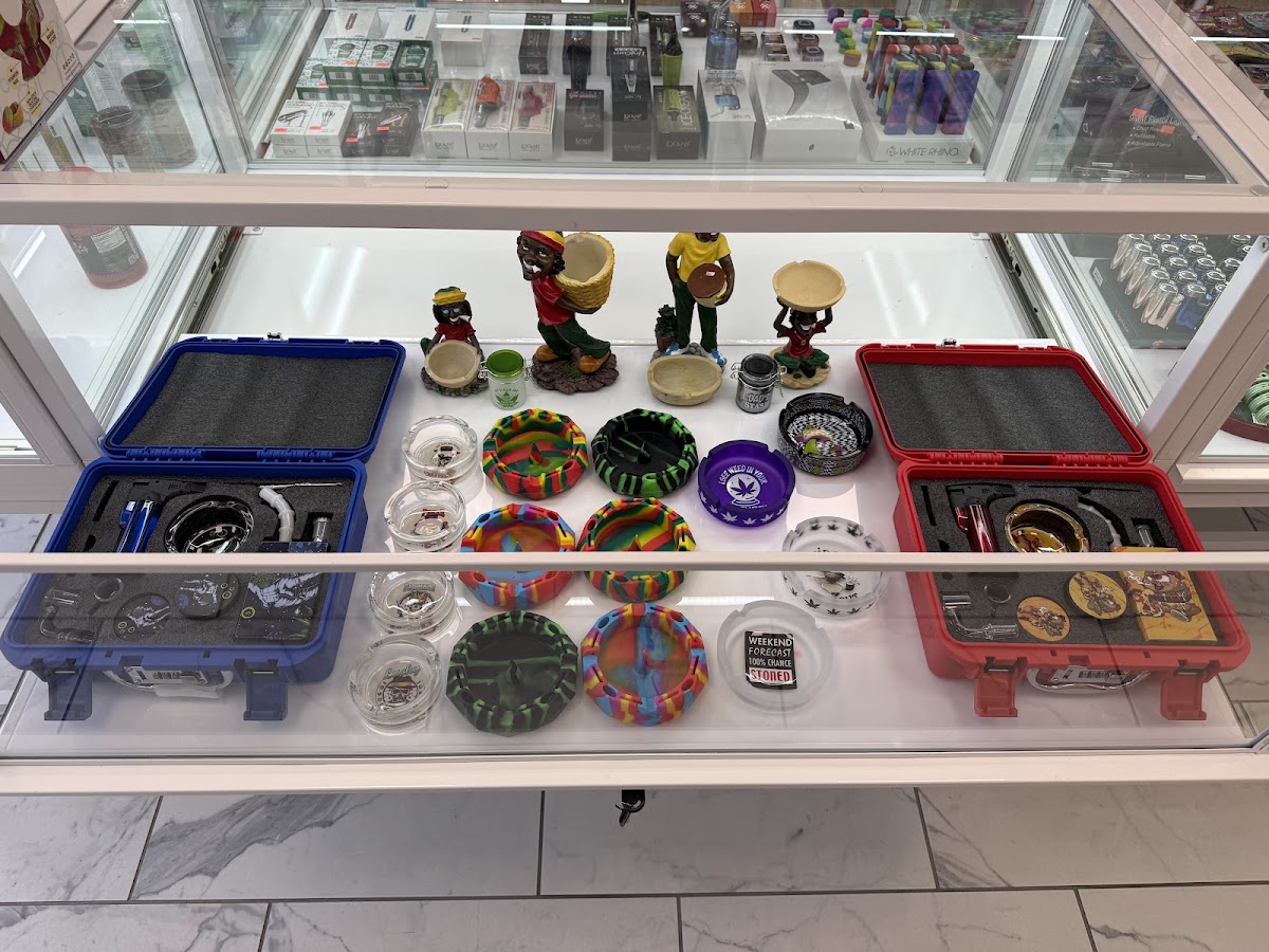 Highlife Smoke, Vape, and CBD | Mushrooms| Vape Store Near Me | Edibles | Geek Bar | Kava | Ploox | Olit Hookahlit photo 4