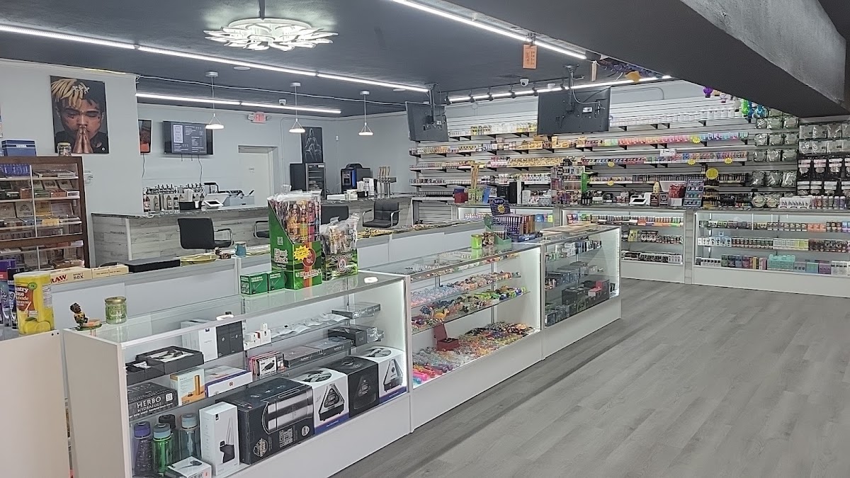 The Spot Smoke Shop and Kava Bar photo 5