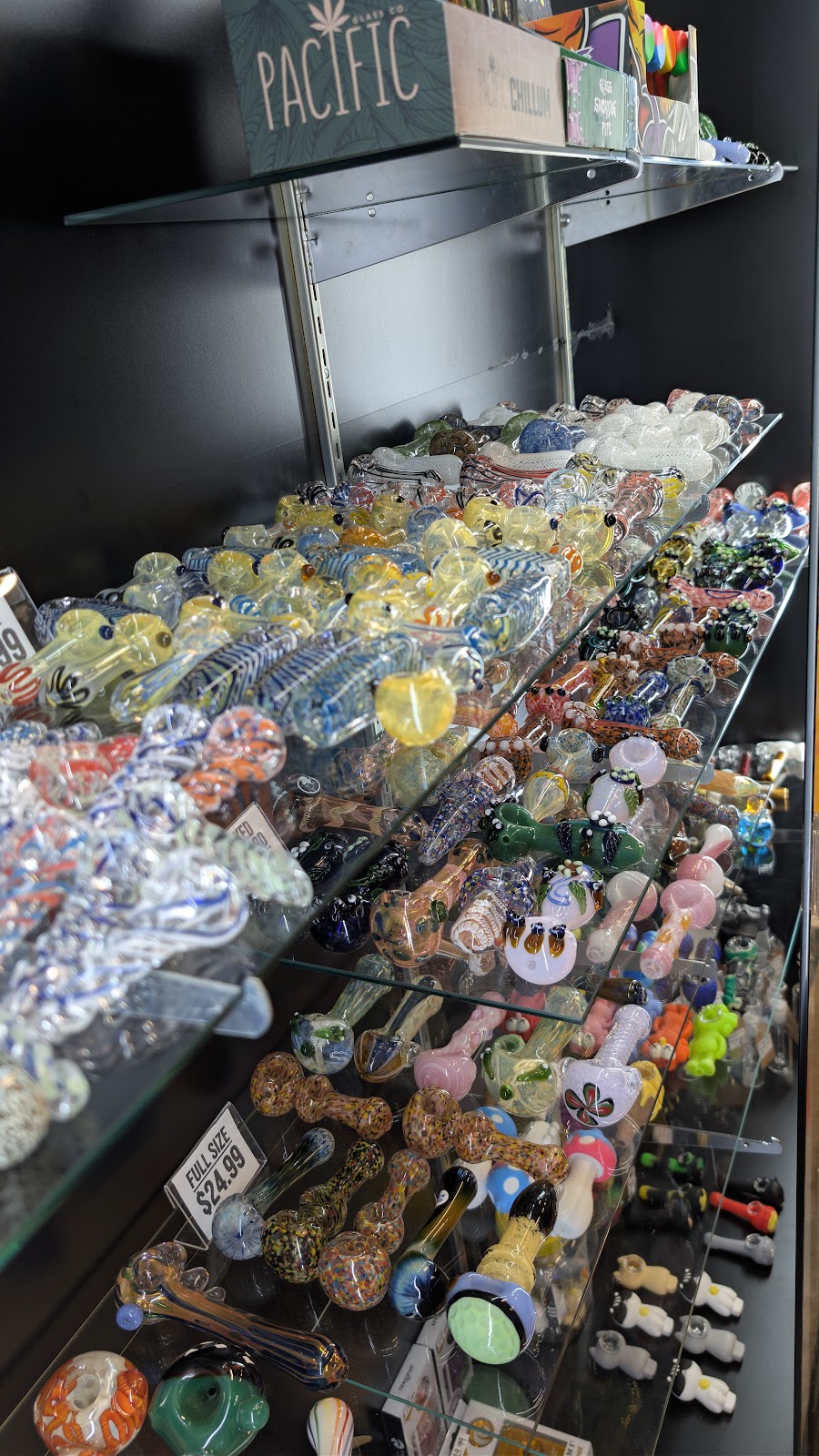 Mad Hatter Smoke and Kava photo 2