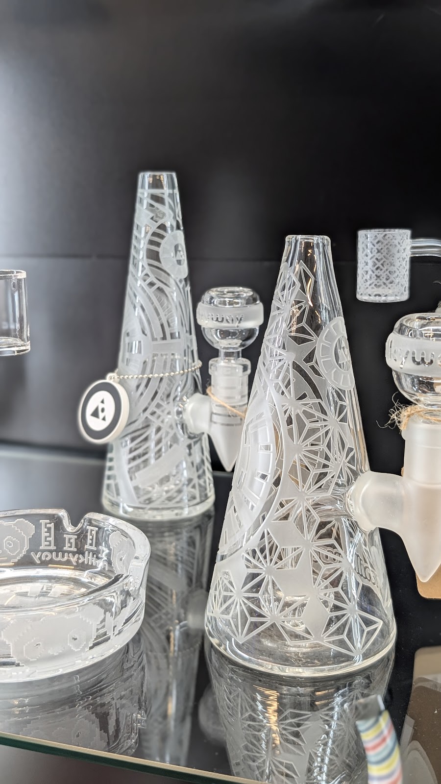 Mad Hatter Smoke and Kava photo 6