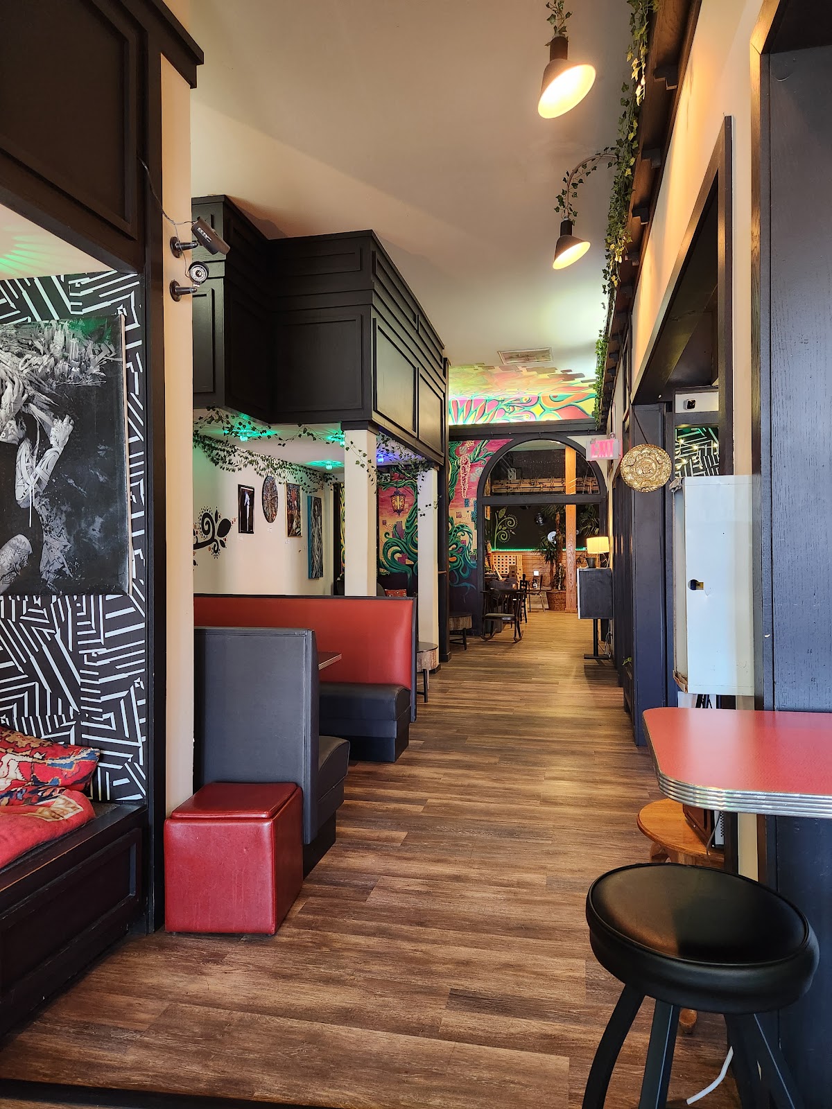 Roots And Leaves: Old Town Kava Bar photo 3