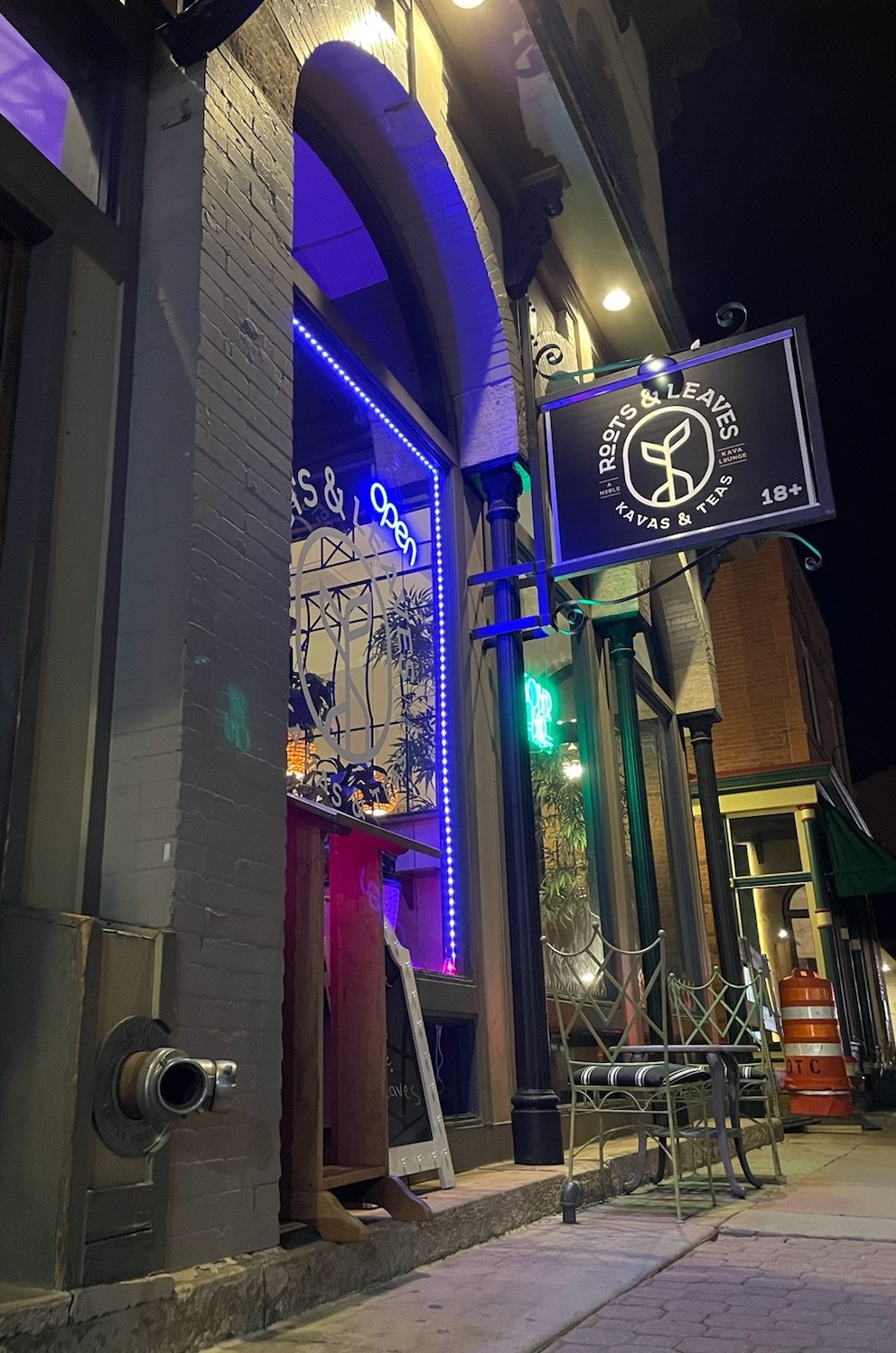 Roots And Leaves: Old Town Kava Bar photo 5