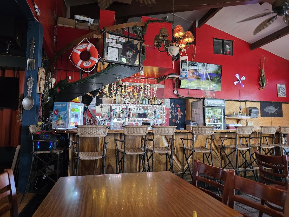 Wow-Wee Maui's Kava Bar and Grill photo 4