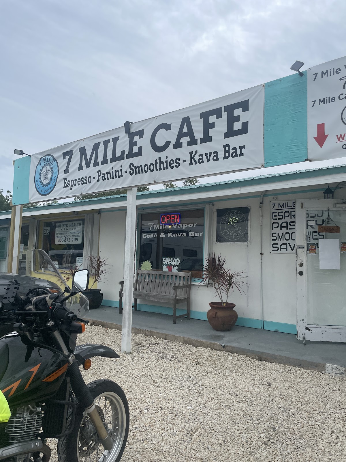 7 Mile Cafe & Kava Bar photo 3