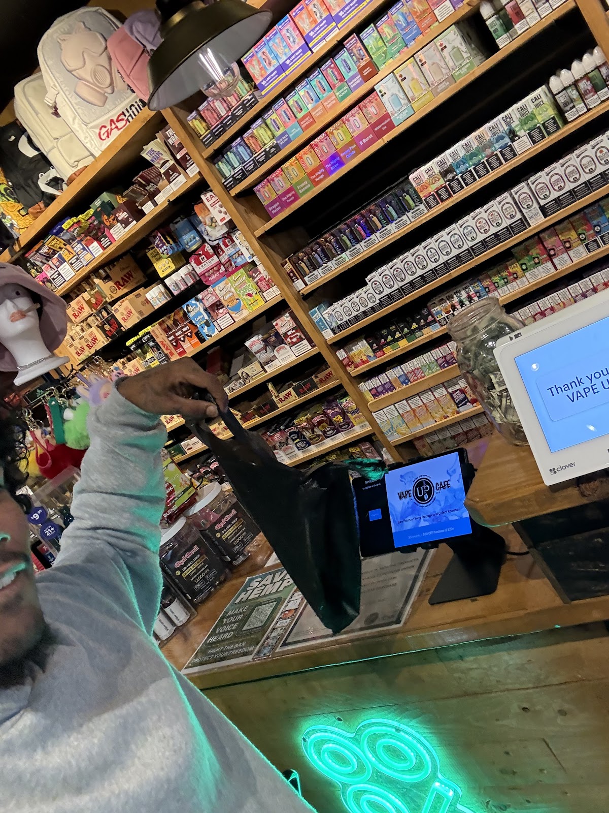 Vape Up Cafe 4-Kava•Kratom•Boba•Ice Cream photo 4