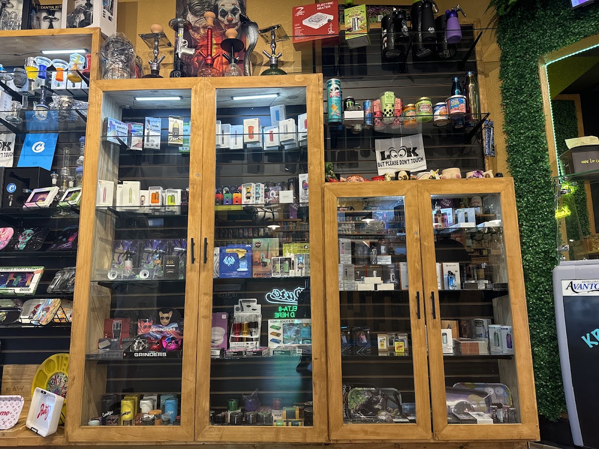 Vape Up Cafe 4-Kava•Kratom•Boba•Ice Cream photo 7