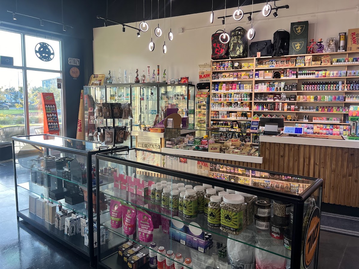 Vaperior Cigars & Kava Bar photo 3