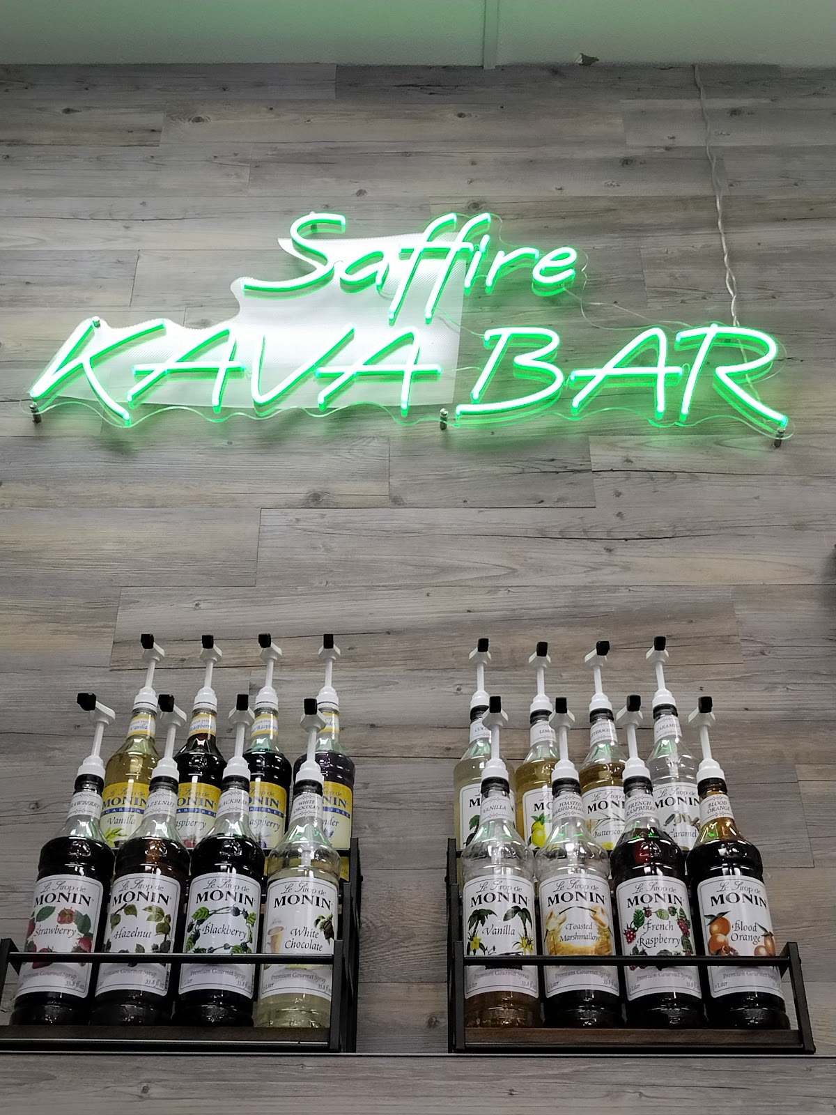 Saffire Vapor & Kava Bar Of Bowling Green photo 3