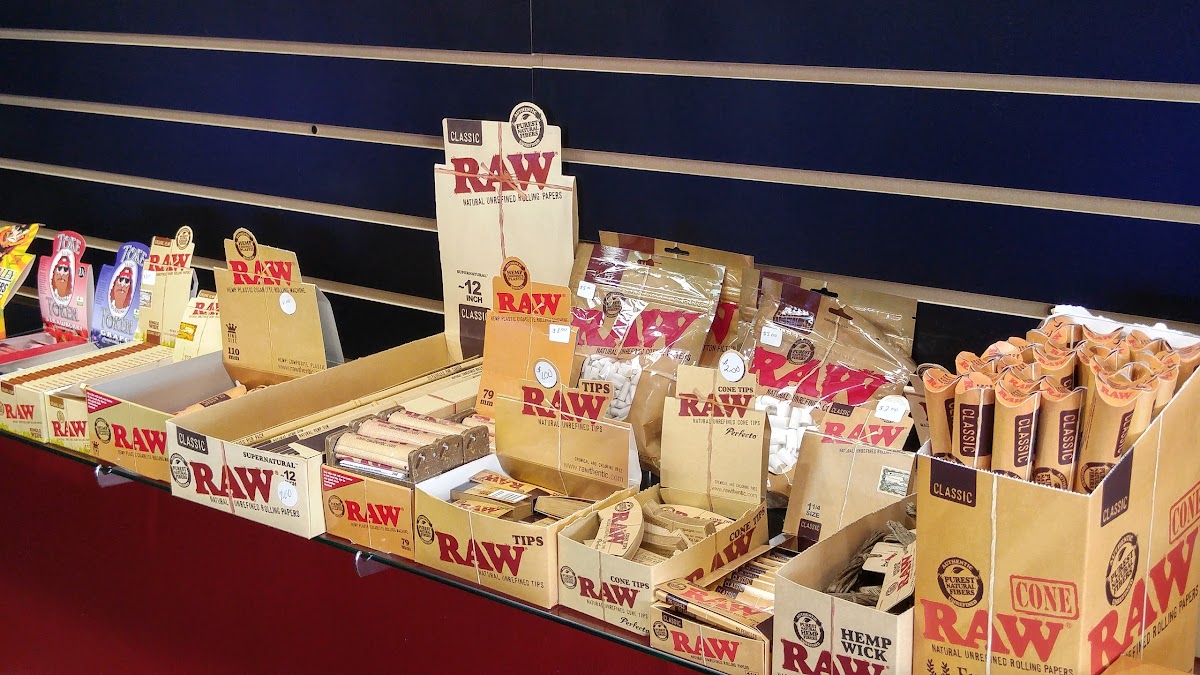 Wolves Den Smoke Kava and Kratom Bar photo 3