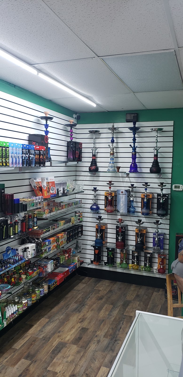 Wolves Den Smoke Kava and Kratom Bar