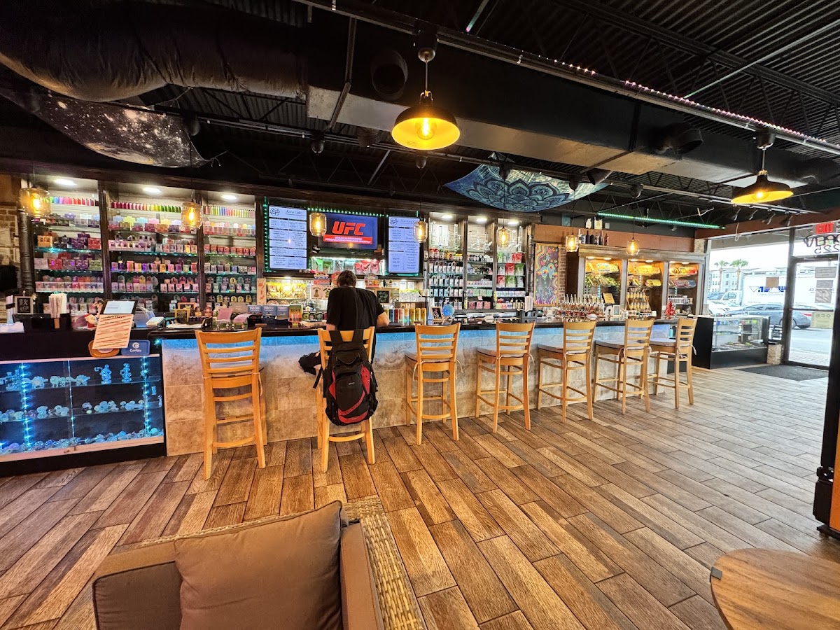 Civil Vapes Kava Cafe photo 8