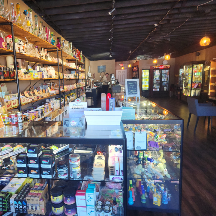 Johnny's Kratom Kava THC Vapes photo 5