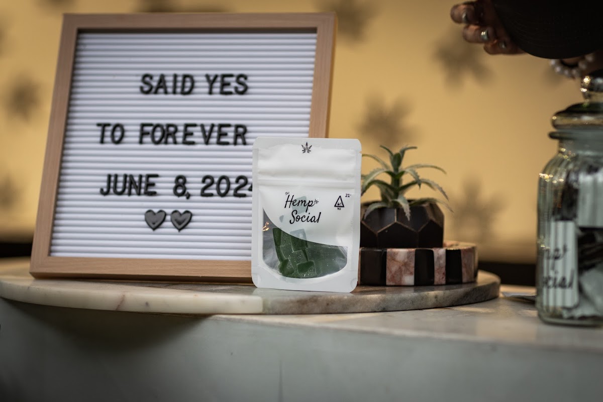 The Hemp Social - Downtown THC, CBD, KRATOM, KAVA, WELLNESS MUSHROOMS, NOOTROPICS & MAD HONEY! photo 2