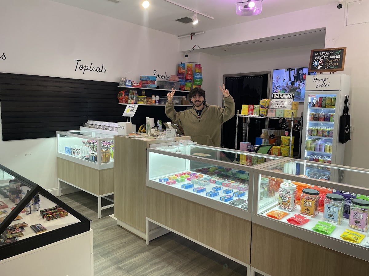 The Hemp Social - The Heights THC, CBD, KRATOM, KAVA, WELLNESS MUSHROOMS, NOOTROPICS & MAD HONEY! photo 3