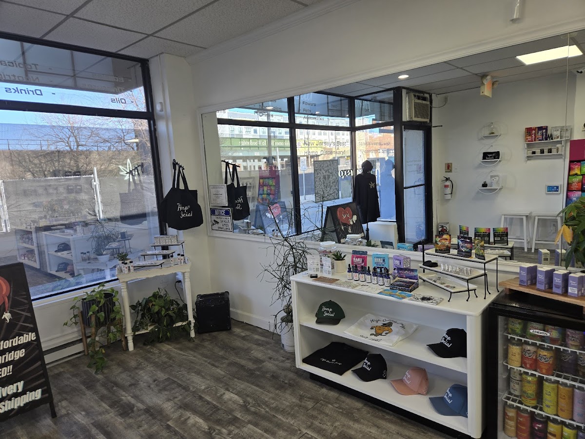 The Hemp Social - (The Bud Pub) Woodbridge, INFUSED DRINKS, THC, CBD, KRATOM, KAVA, MUSHROOMS & MAD HONEY! photo 8