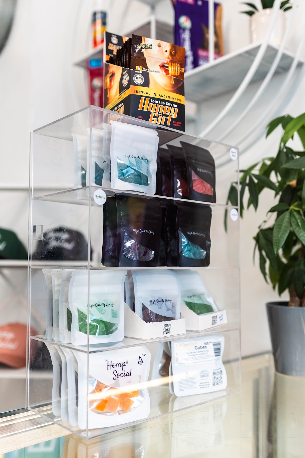 The Hemp Social - (The Bud Pub) Woodbridge, INFUSED DRINKS, THC, CBD, KRATOM, KAVA, MUSHROOMS & MAD HONEY! photo 2