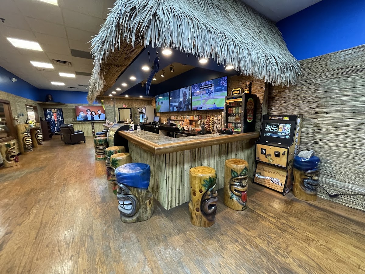 Deep Six | Cigar & Kava Bar photo 8