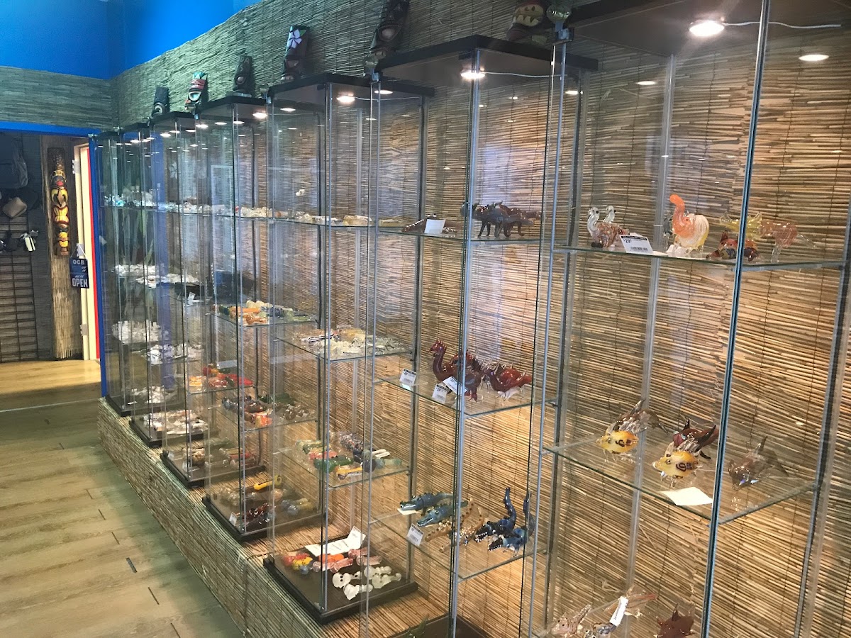 Deep Six | Cigar & Kava Bar photo 6