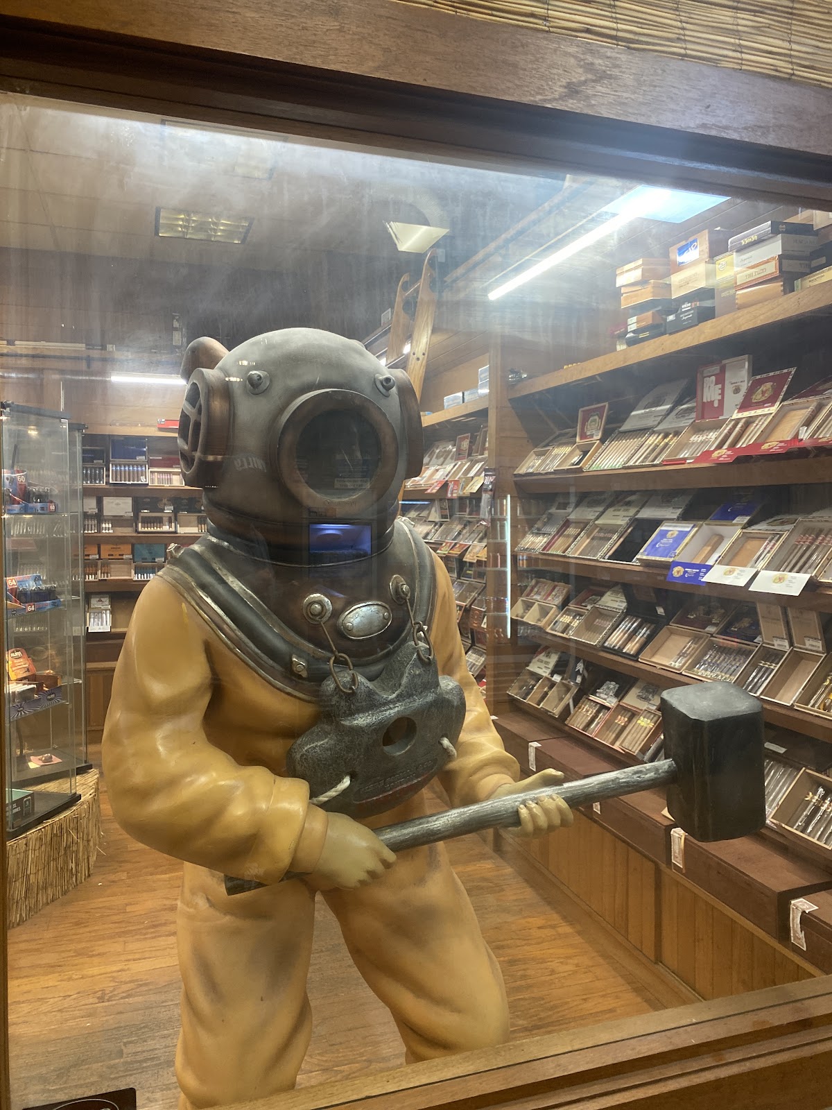 Deep Six | Cigar & Kava Bar photo 2