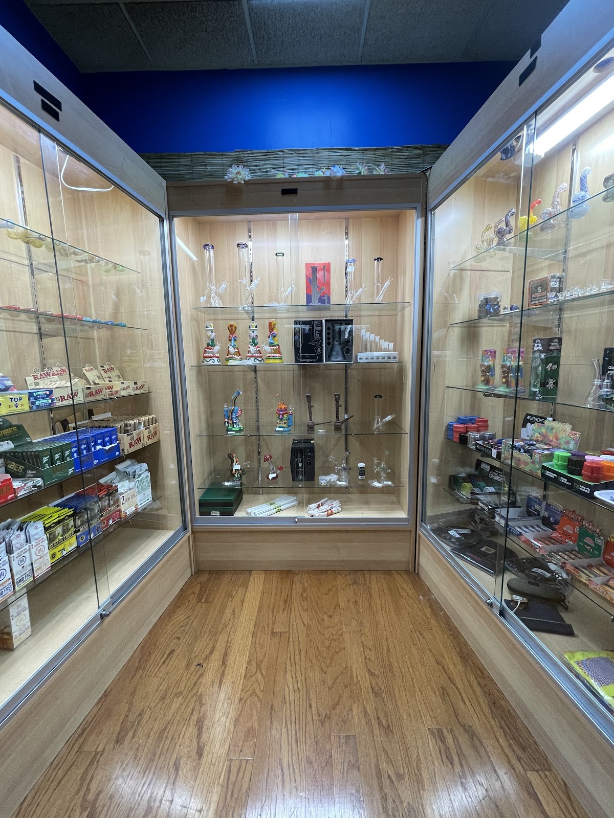 Deep Six | Cigar & Kava Bar photo 1